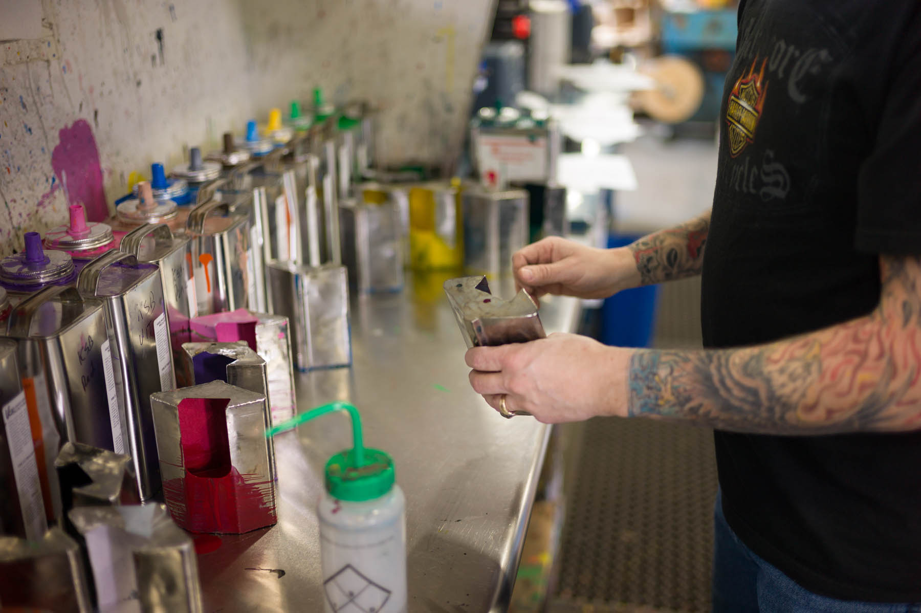 IEWC worker mixes different color dyes for dyeing wire and cable.
